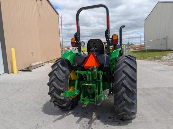 2022 John Deere 5065E - Image 3