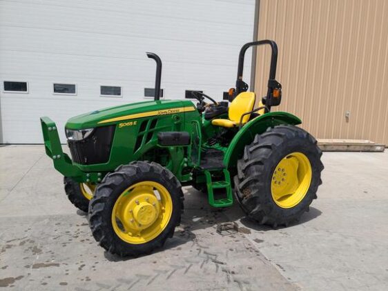 2022 John Deere 5065E - Image 8