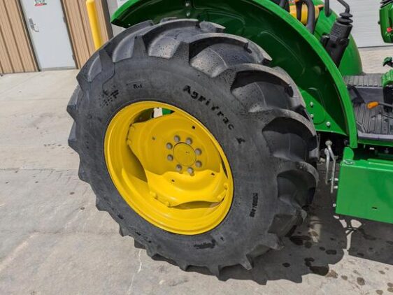 2022 John Deere 5065E - Image 17