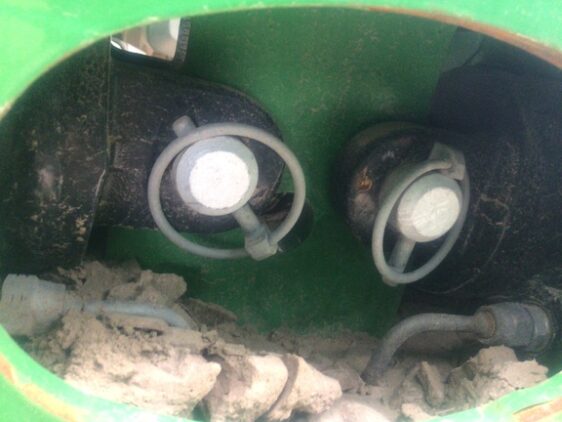 2015 John Deere R4038 - Image 21