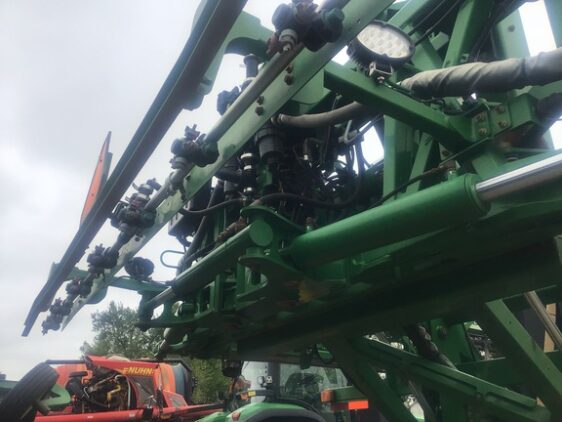 2015 John Deere R4038 - Image 11