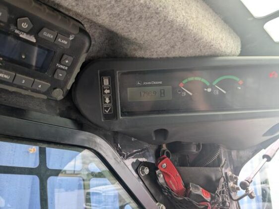 2019 John Deere 317G - Image 8