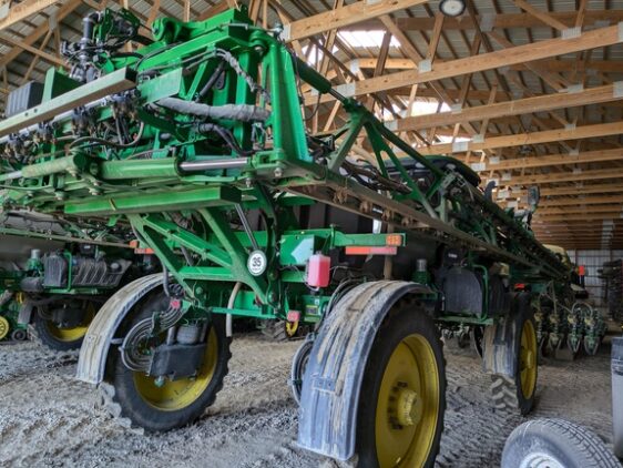2020 John Deere R4038 - Image 2
