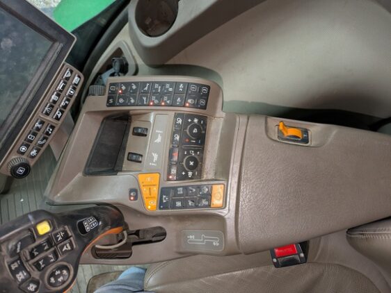 2020 John Deere R4038 - Image 23