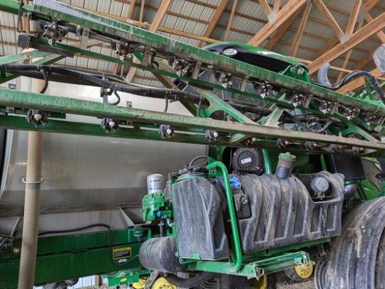 2020 John Deere R4038 - Image 17