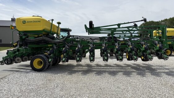 2025 John Deere DB60 - Image 3