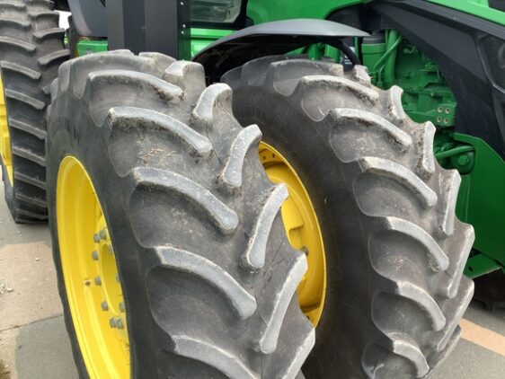 2024 John Deere 8R 410 - Image 12