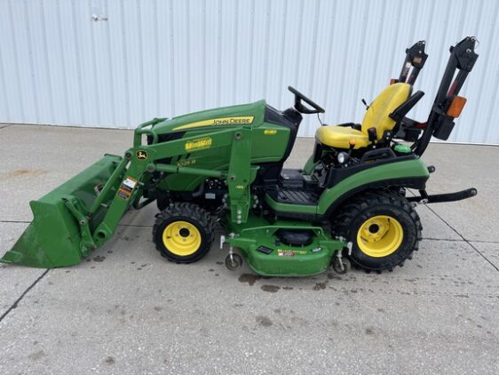 2015 John Deere 1025R