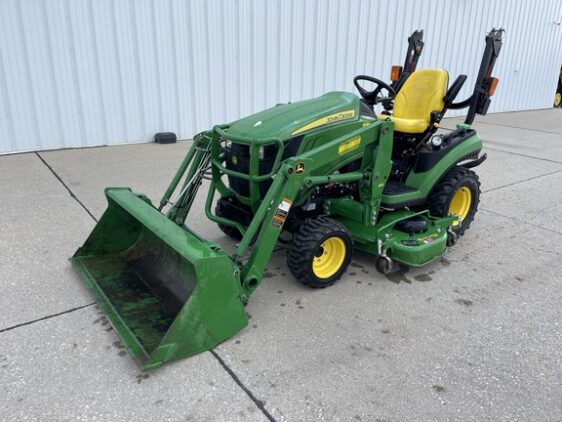 2015 John Deere 1025R - Image 5