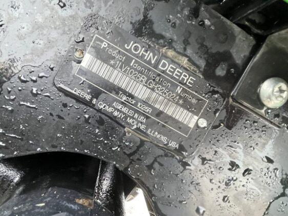 2015 John Deere 1025R - Image 8