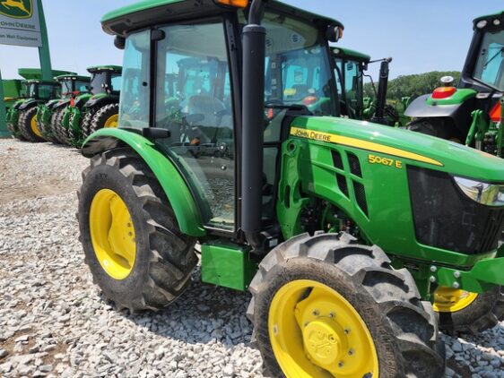 2023 John Deere 5067E - Image 4