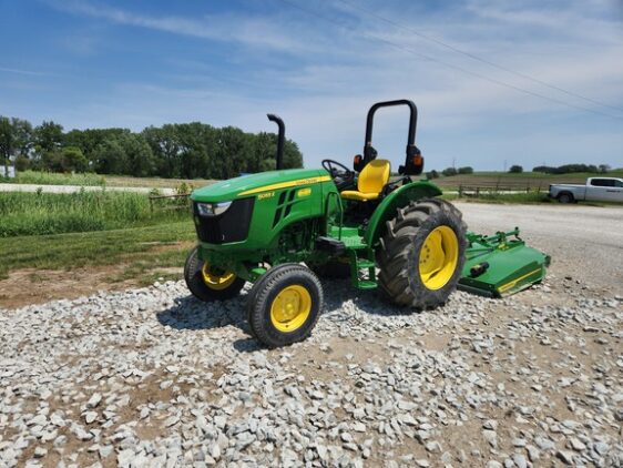 2022 John Deere 5055E