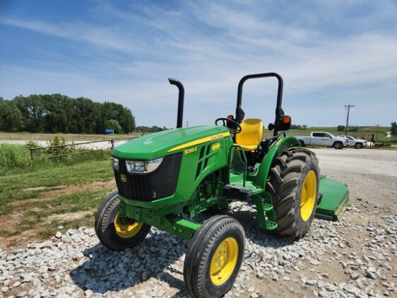 2022 John Deere 5055E - Image 3
