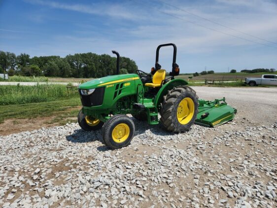 2022 John Deere 5055E - Image 2