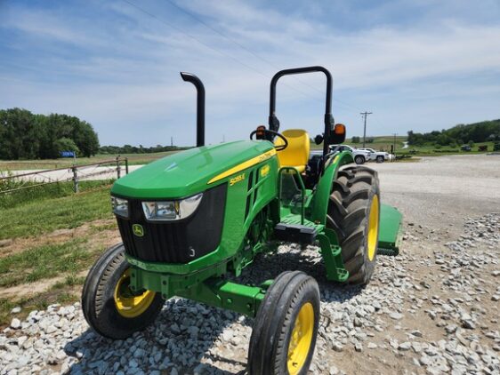 2022 John Deere 5055E - Image 4