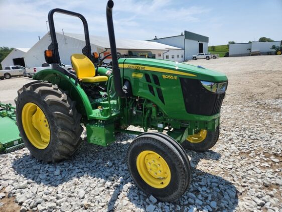 2022 John Deere 5055E - Image 7