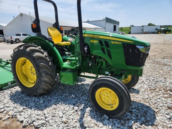 2022 John Deere 5055E - Image 6