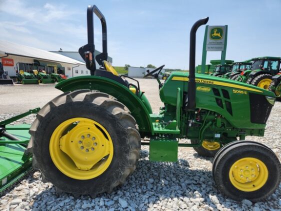 2022 John Deere 5055E - Image 10