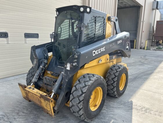 2020 John Deere 330G