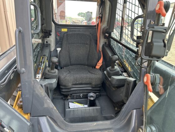 2018 John Deere 324G - Image 10