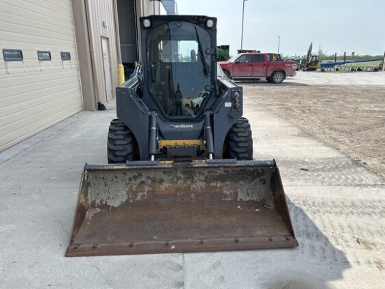 2018 John Deere 324G - Image 8