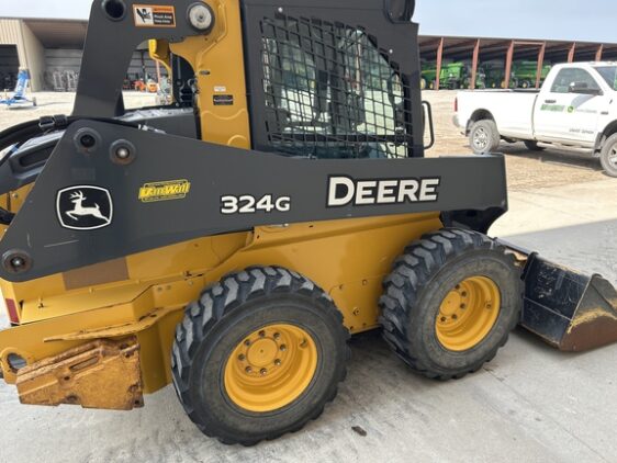2018 John Deere 324G - Image 6