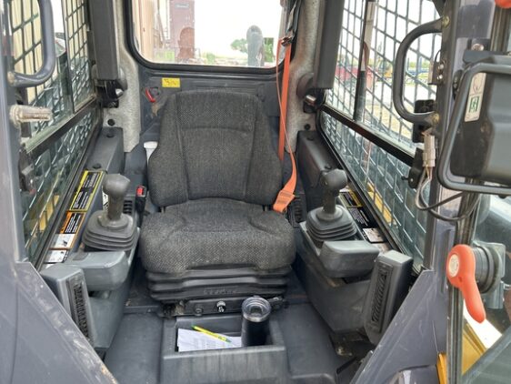 2018 John Deere 324G - Image 13