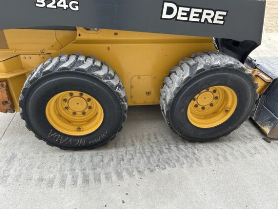2020 John Deere 324G - Image 9