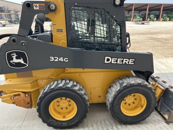 2020 John Deere 324G - Image 8