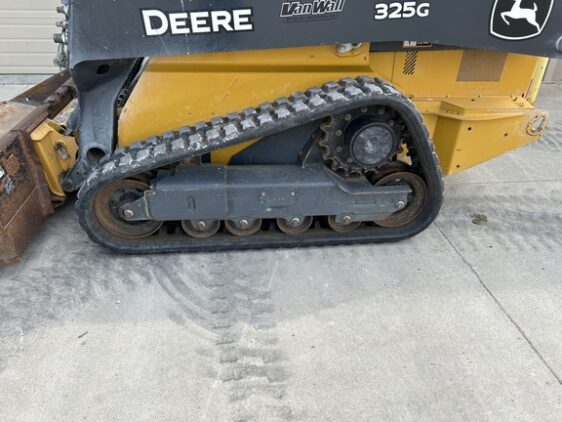 2022 John Deere 325G - Image 7