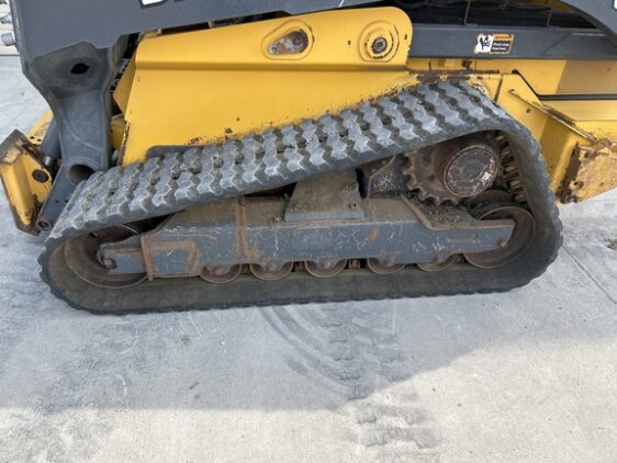 2022 John Deere 331G - Image 7