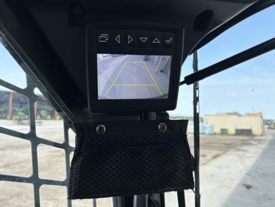 2022 John Deere 331G - Image 12
