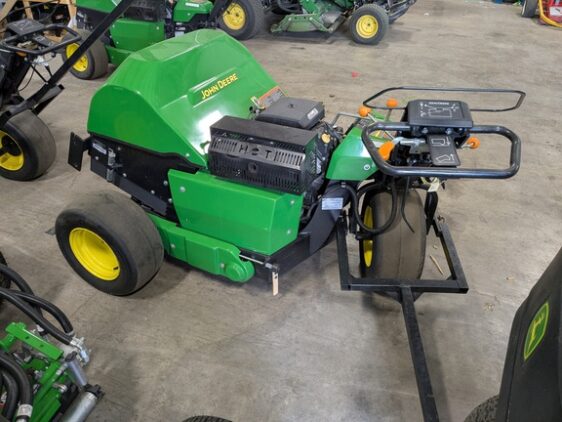 2019 John Deere 800