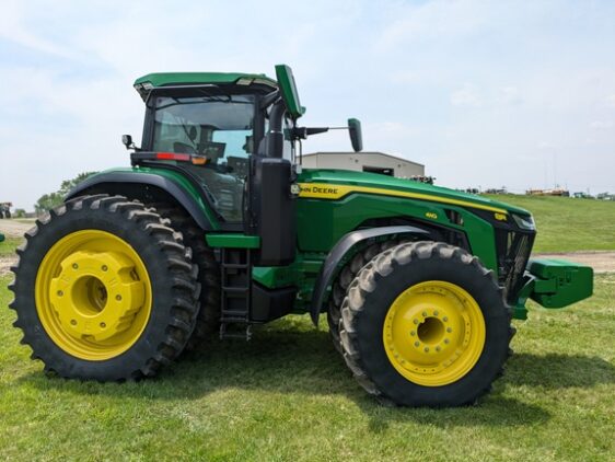2024 John Deere 8R 410 - Image 2