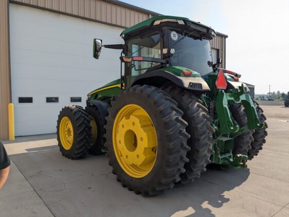 2024 John Deere 8R 410 - Image 2
