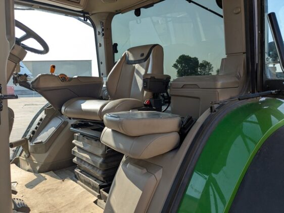 2024 John Deere 8R 410 - Image 18