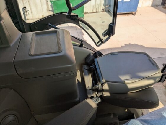 2024 John Deere 8R 410 - Image 30