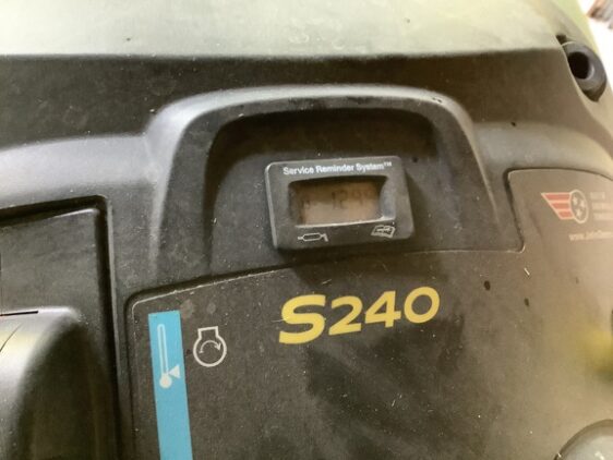 2020 John Deere S240 - Image 9