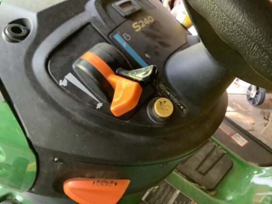 2020 John Deere S240 - Image 8