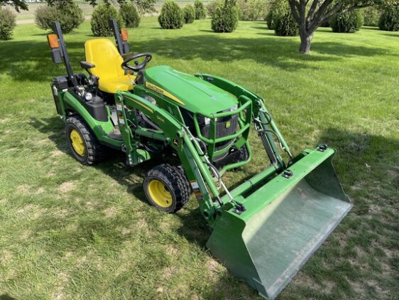 2019 John Deere 1025R - Image 2