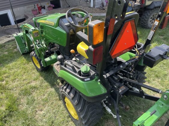 2019 John Deere 1025R - Image 4