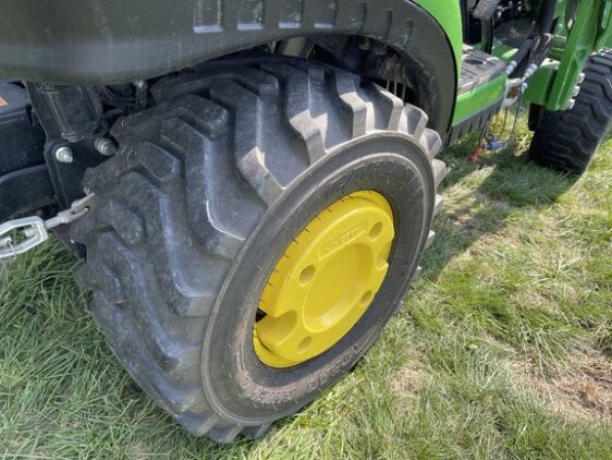 2019 John Deere 1025R - Image 6