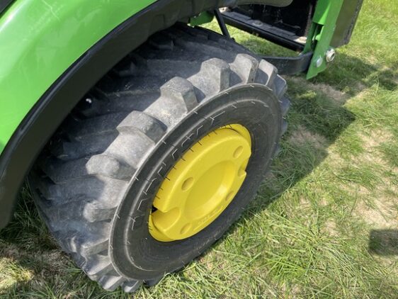 2019 John Deere 1025R - Image 11