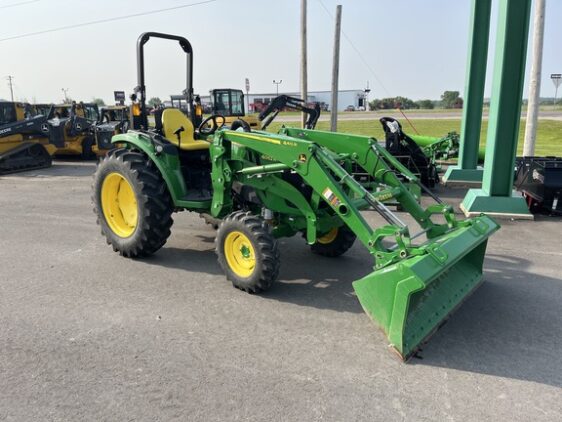2024 John Deere 4052R - Image 28