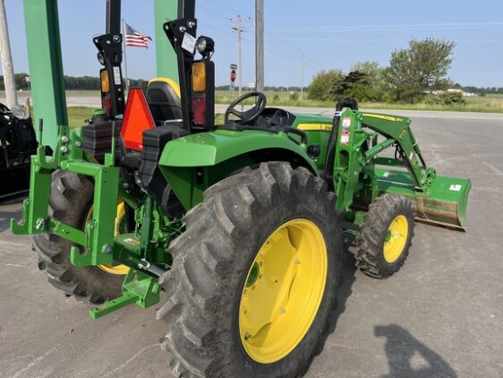 2024 John Deere 4052R - Image 24