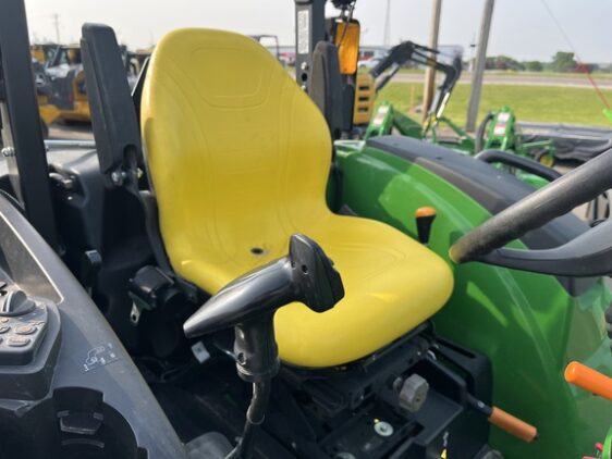 2024 John Deere 4052R - Image 27