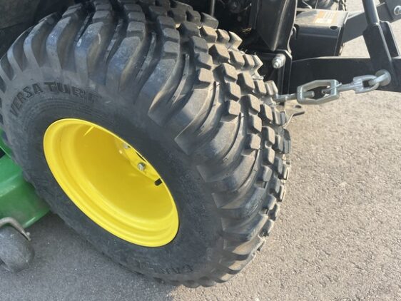 2020 John Deere 1025R - Image 9