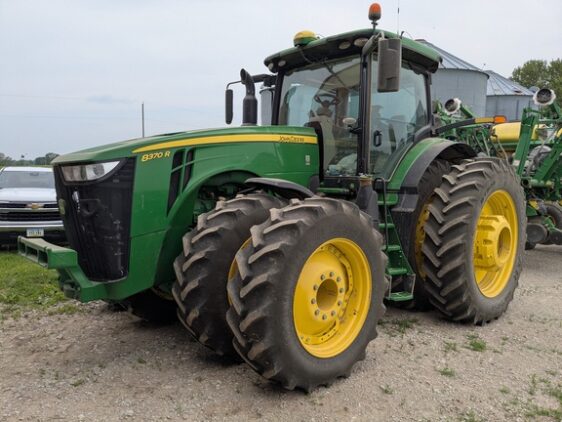 2018 John Deere 8370R
