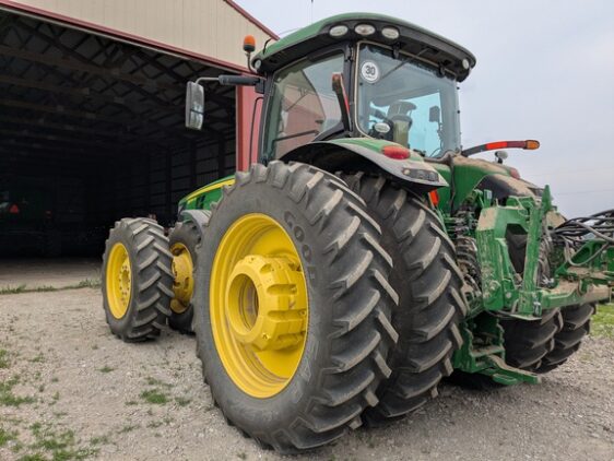 2018 John Deere 8370R - Image 2