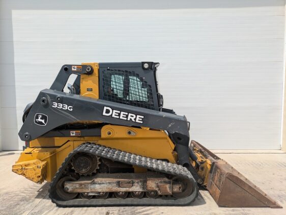 2017 John Deere 333G - Image 6